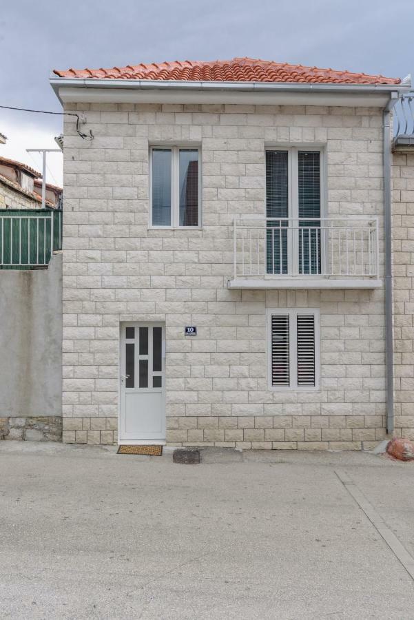 Appartamento House Niko Kaštela Esterno foto